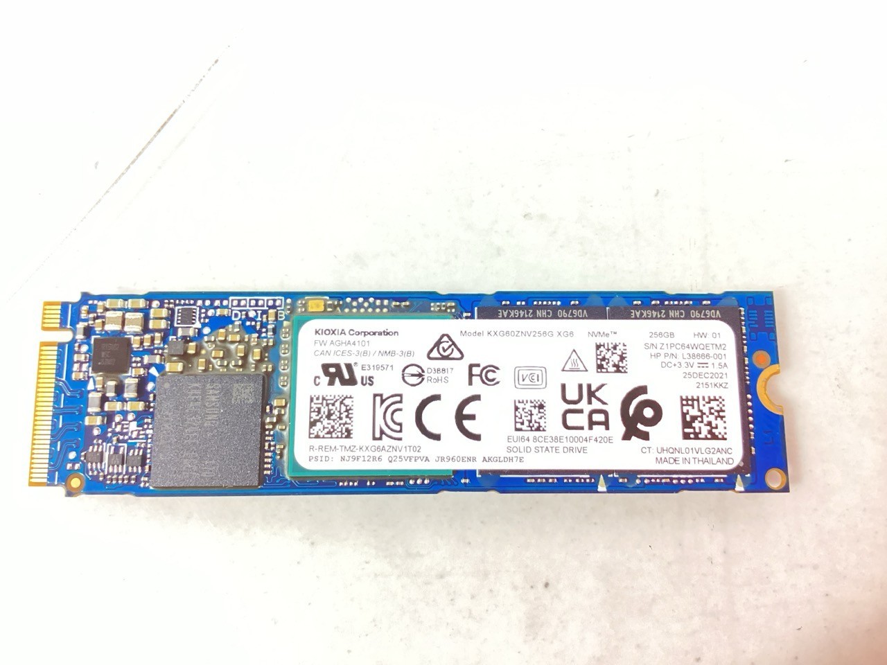 Toshiba KXG60ZNV256G 256GB NVMe PCIe Gen3 x4 SSD