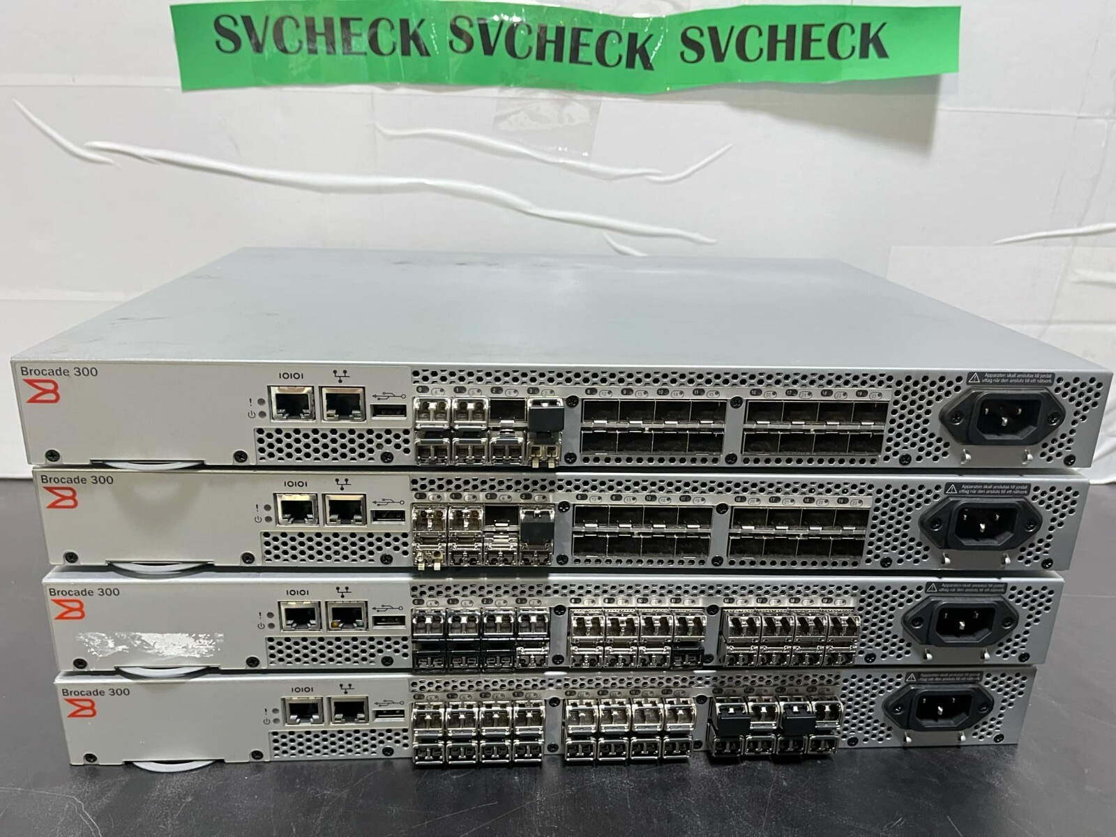 Brocade 300 SAN FC Fibre Channel Switch 8/24 24 Active Ports BR-360-0008