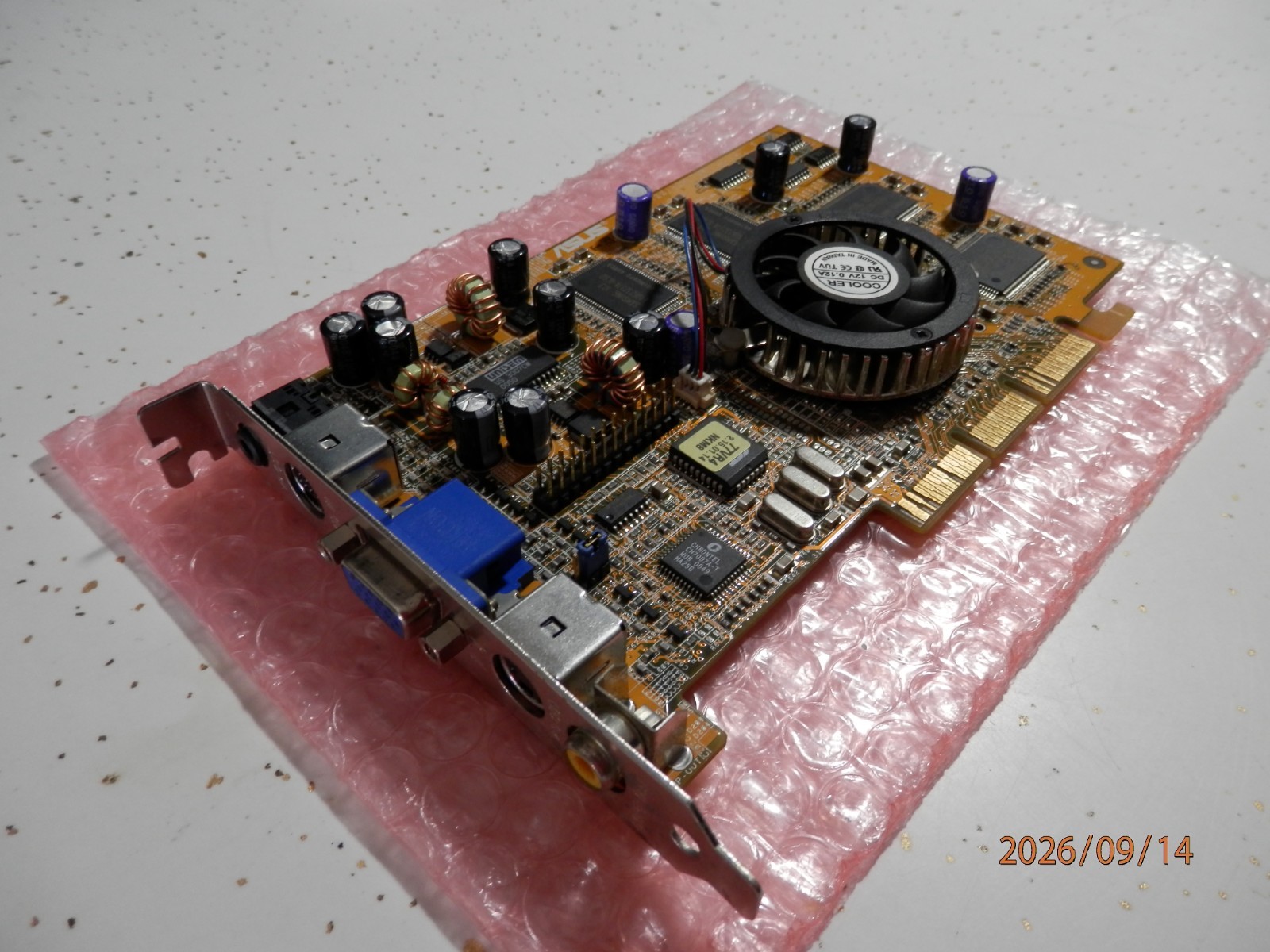 VINTAGE ASUS AGP V7700DELUXE 32M