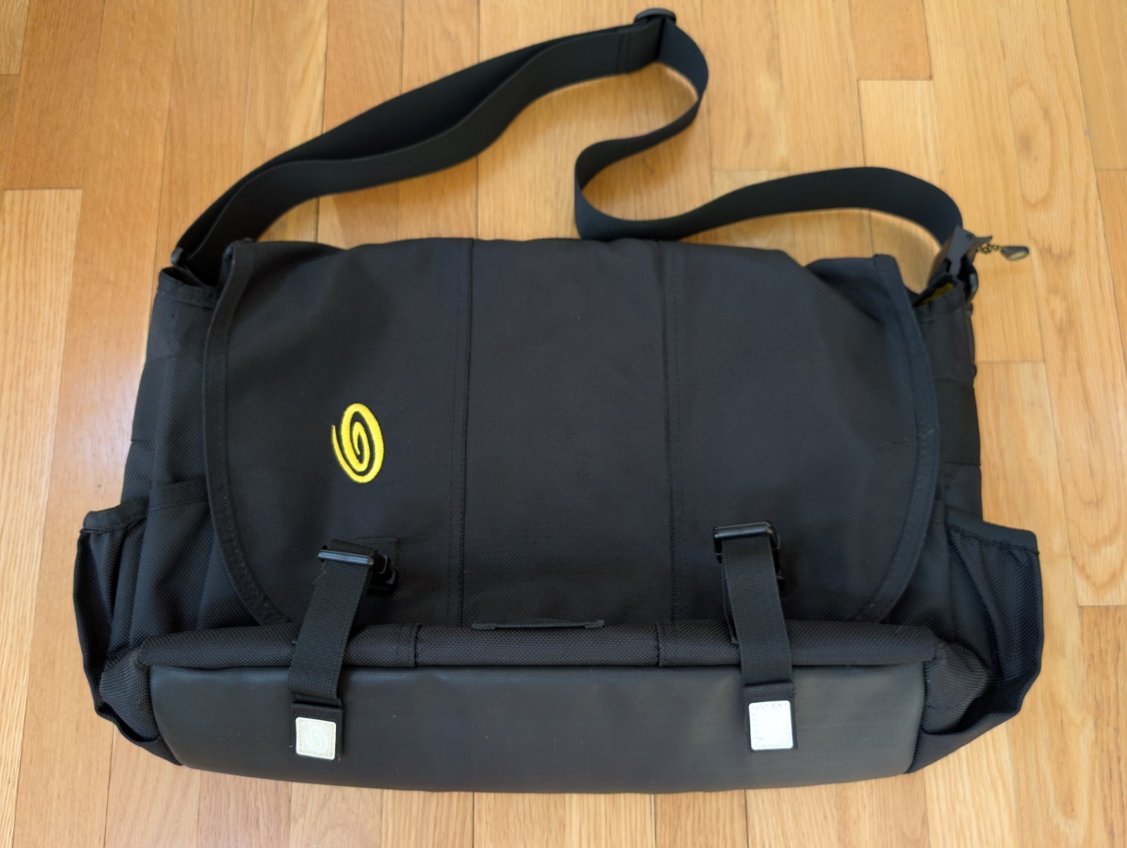 Timbuk2 Black Yellow Cross-body Messenger Commuter & Laptop Bag