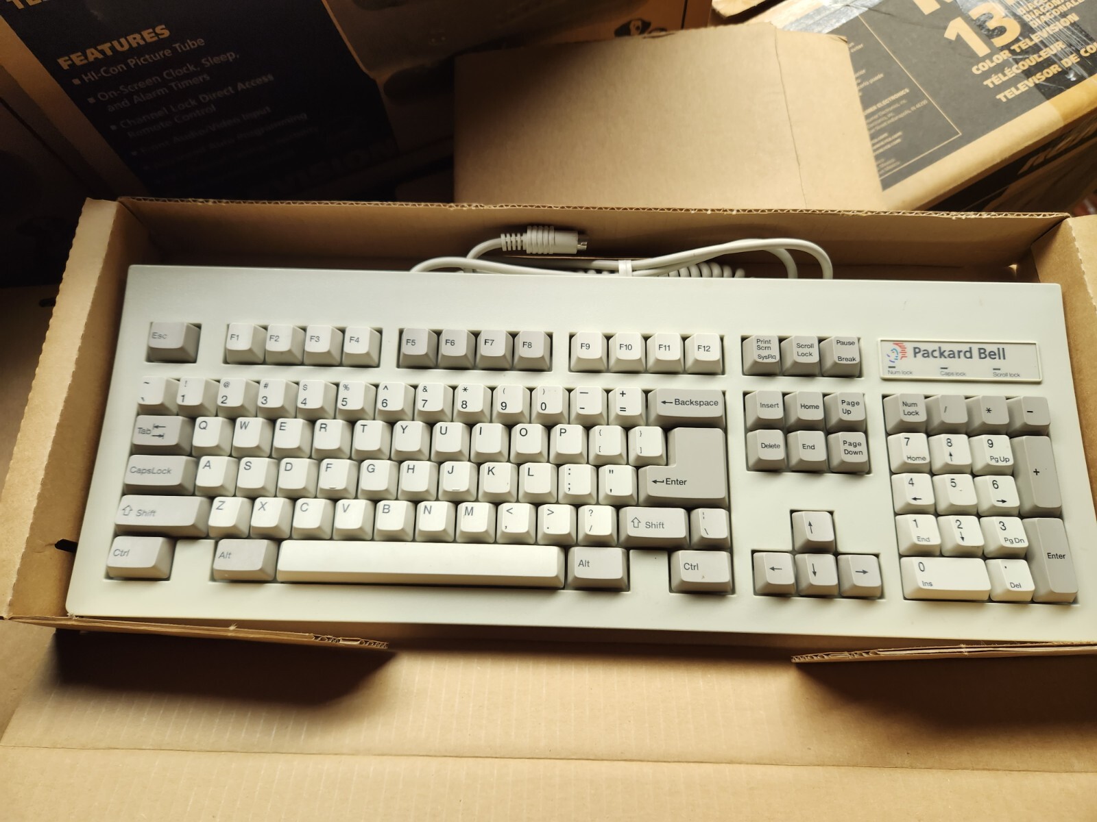 VINTAGE PACKARD BELL KEYBOARD 7939 EXCELLENT CONDITION ps2 ps/2 clicky RARE