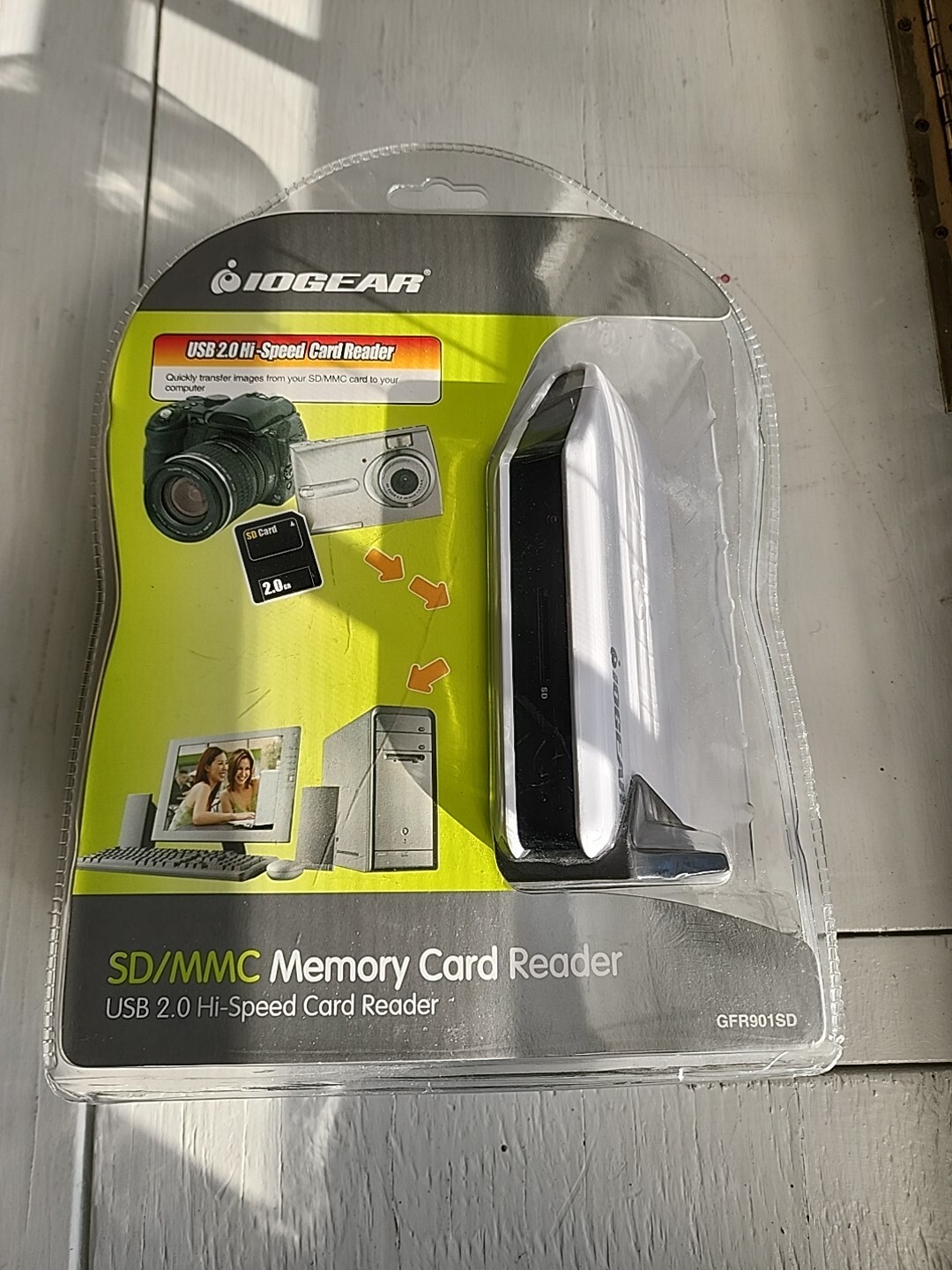 IOGEAR USB 2.0 Hi-Speed Card Reader Model-GFR901SD SD/MMC New