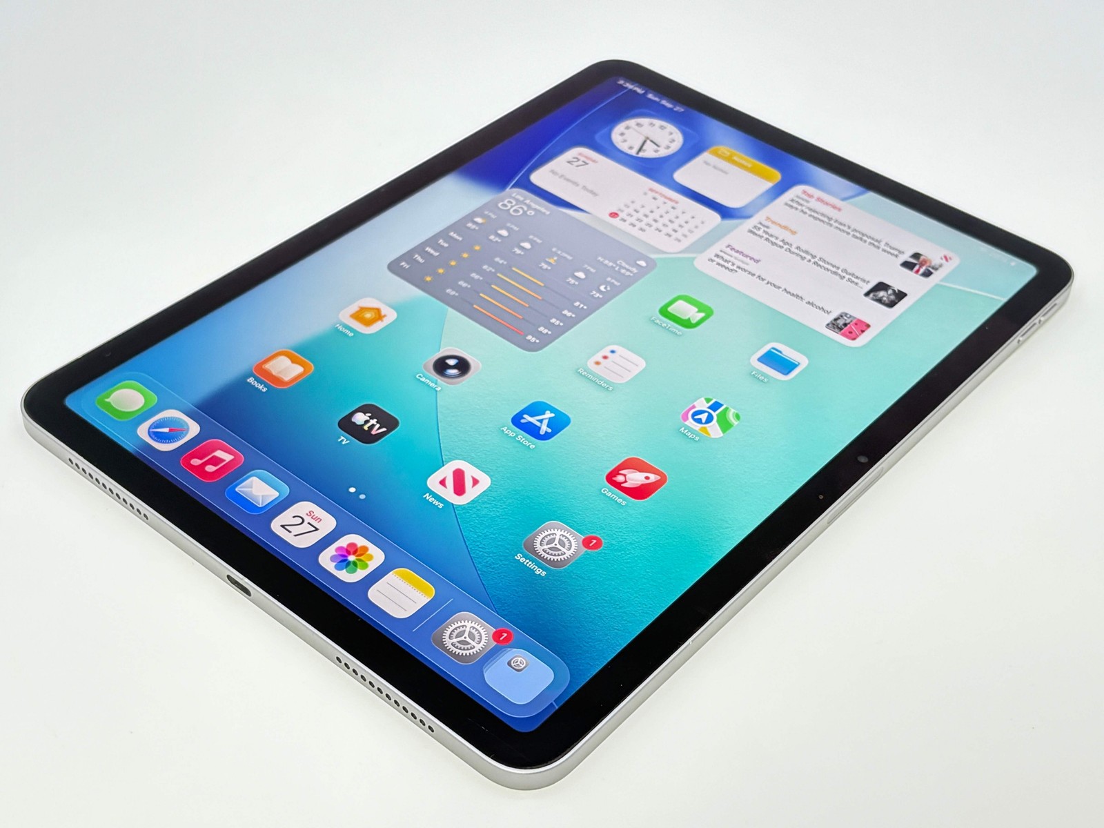 Apple iPad Air 11-inch M3 A3266 128GB Space Gray Wi-Fi Only-Heavy Scratches
