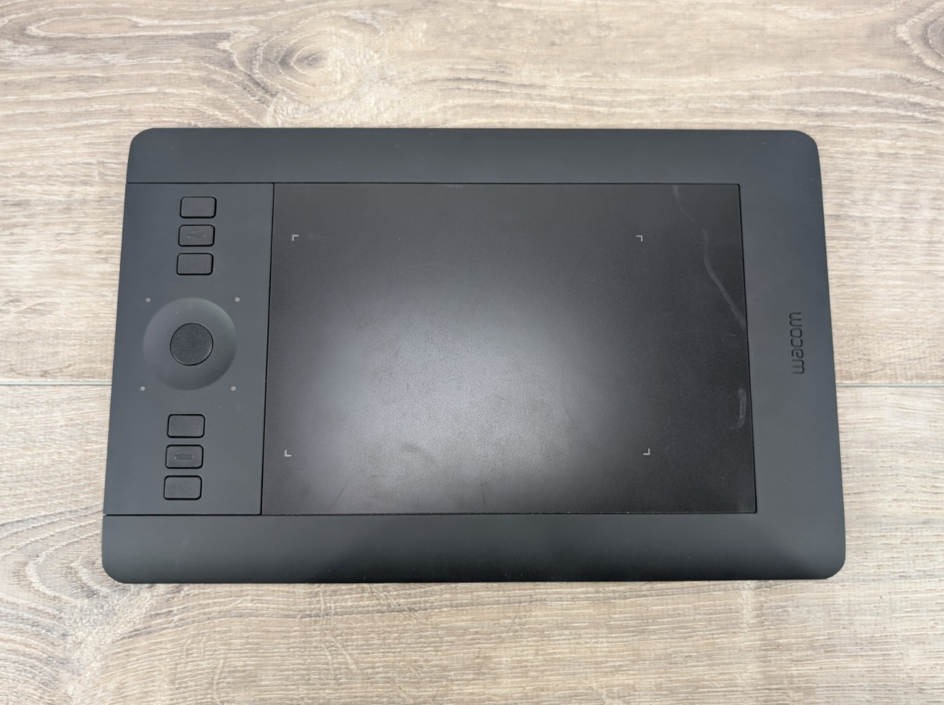 Wacom PTH-651 Graphics Tablet