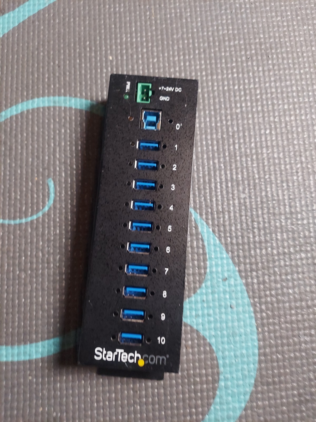 StarTech.com ST1030USBM 10-port industrial 5Gbps USB 3.2 Gen 1 USB 3.0 hub