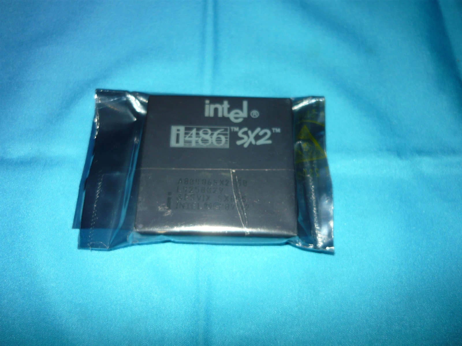 Vintage Intel 486SX2 50MHz CPU Processor Socket 3 A80486SX2-50 Used