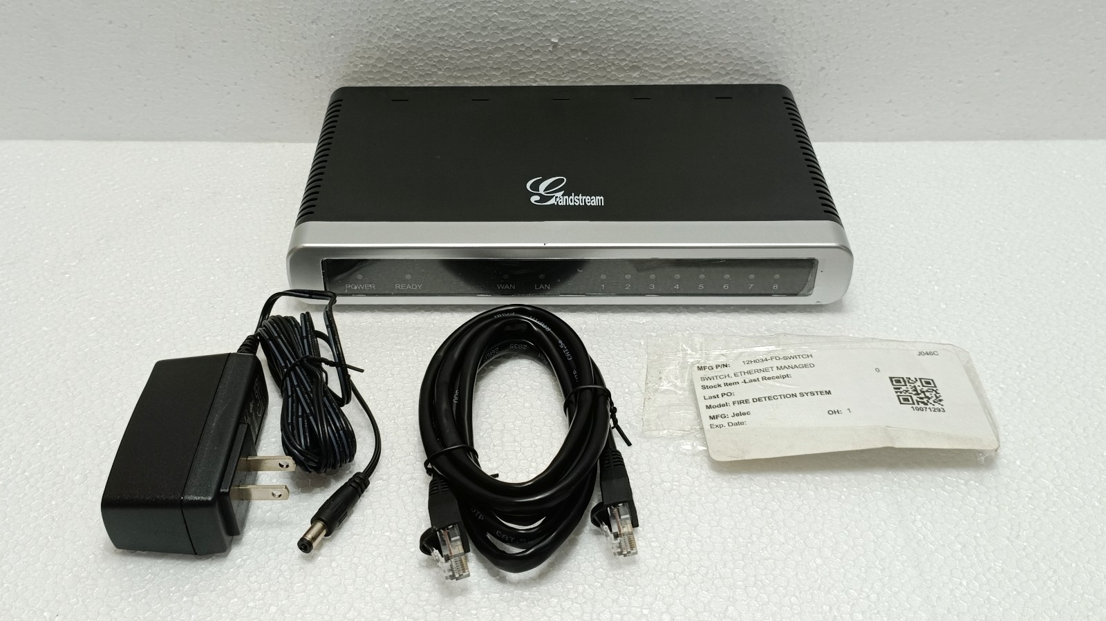 Grandstream GXW4108 8-Port FXO VoIP Gateway Ethernet Managed Switch