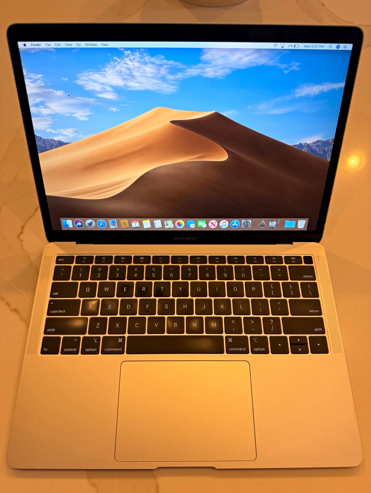 2018 Apple MacBook Air 13" Silver / i5 1.6GHz 8GB 121GB Flash