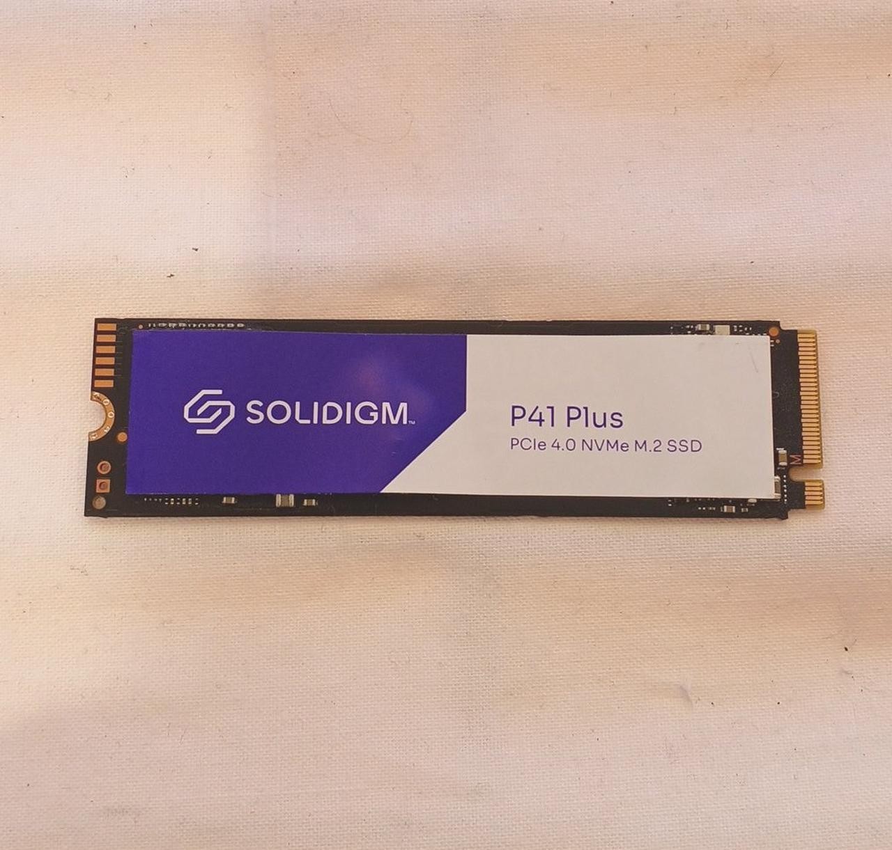 Solidigm P41 Plus 512 GB M.2 NVMe SSD SSDPFKNU512GZ PCIe 4.0 x4 3500 MB/s