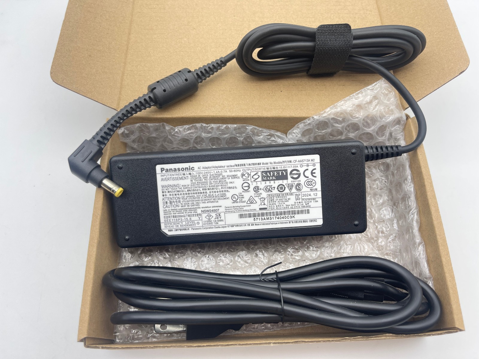 Genuine 110W CF-AA5713A M2 Charger for Panasonic CF-31 CF-53 CF-52 CF-19 Adapter