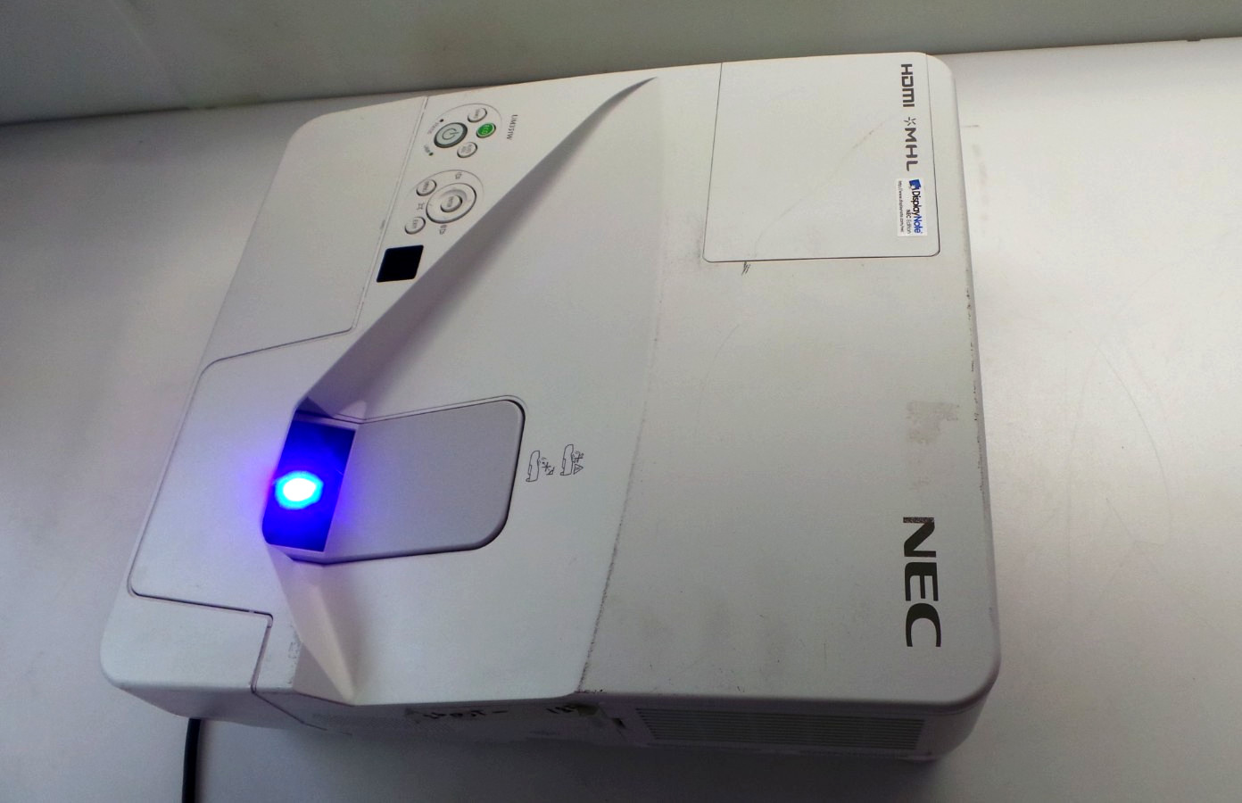 NEC NP-UM351W 3LCD Projector 3500 ANSI Lumens [Lamp Hrs: 930H] No Remote