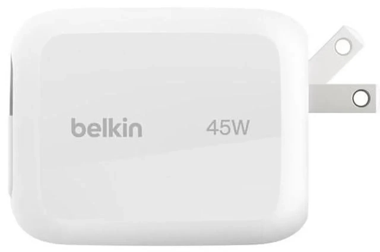 Belkin UltraCharge Retractable GaN Wall Charger - 45 W -2.60 ft Model WCH023DQWH