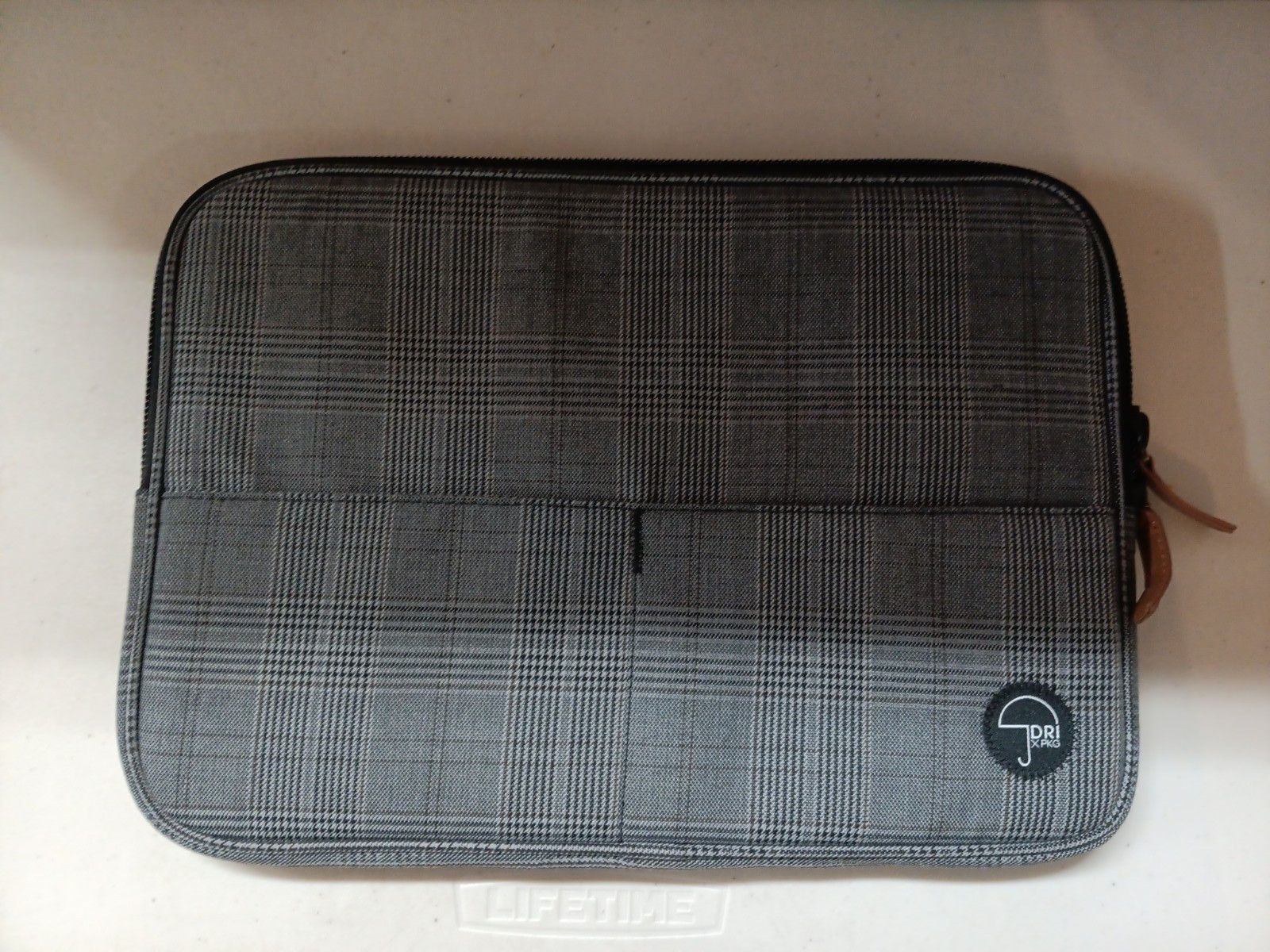 PKG CANADA 14.5 x 10 Tablet Sleeve Zip Padded Case Bag