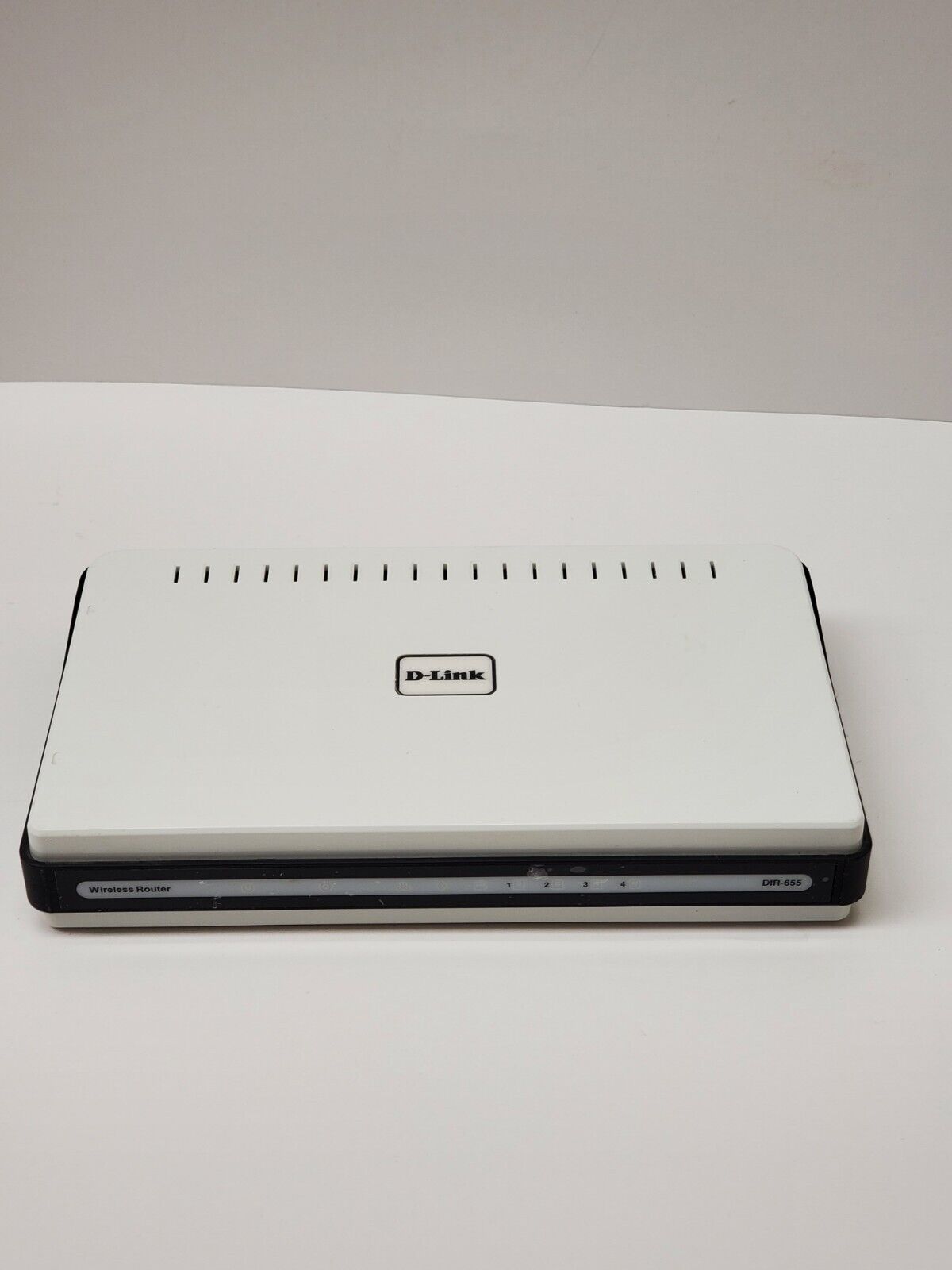 D-Link DIR-655 Wireless Router Pre Owned AS IS...No Antennas, No cables,untested
