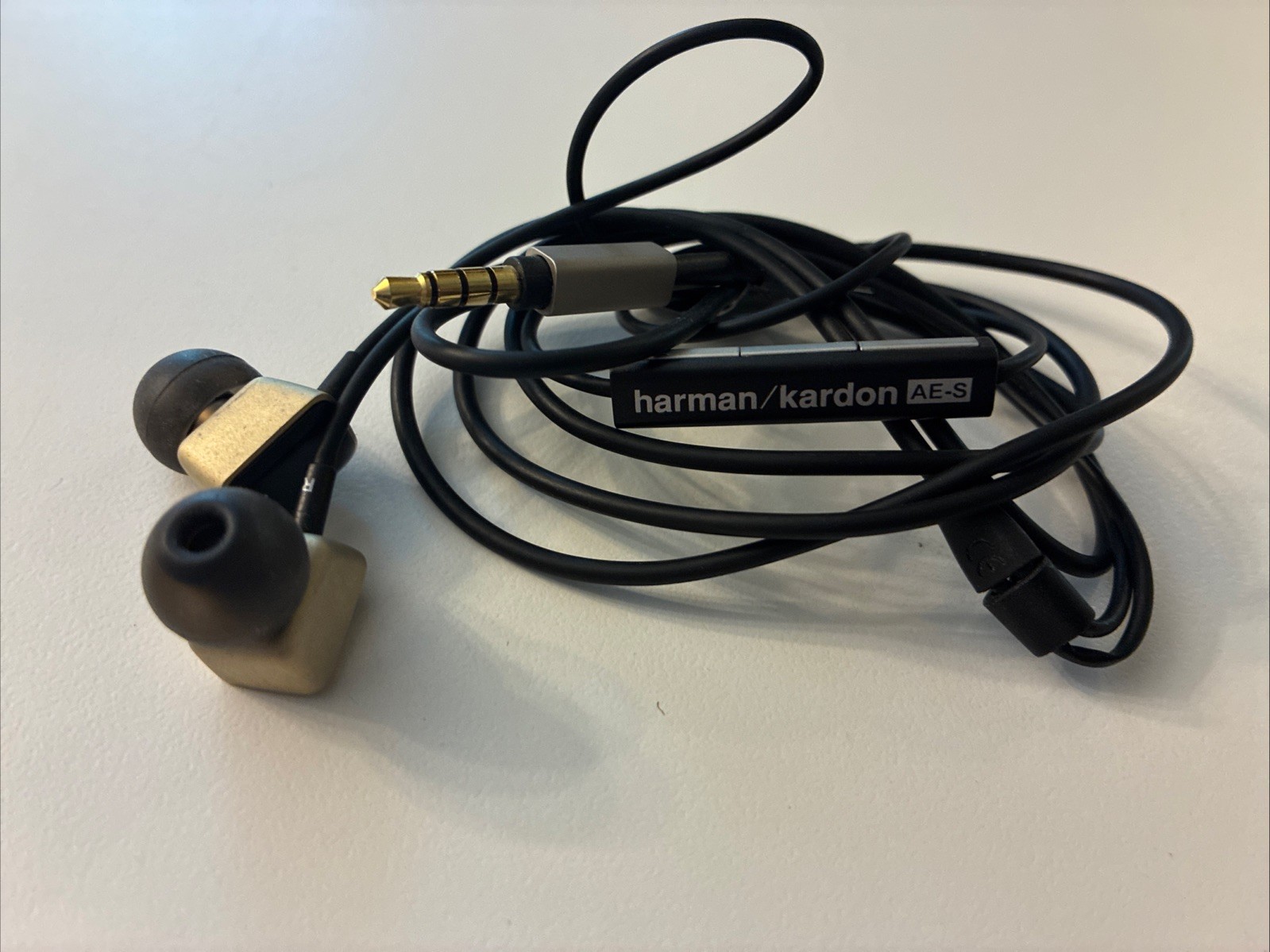 HARMAN KARDON HEADSET AE-S HIGH-PERFORMANCE EARPHONES EARBUDS For PHONES TABLETS