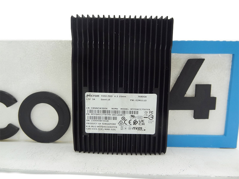 MICRON MTFDKCC7T6TFR 7.68TB NVME GEN4 U.3 7450 PRO Non-SED 2.5in SSD