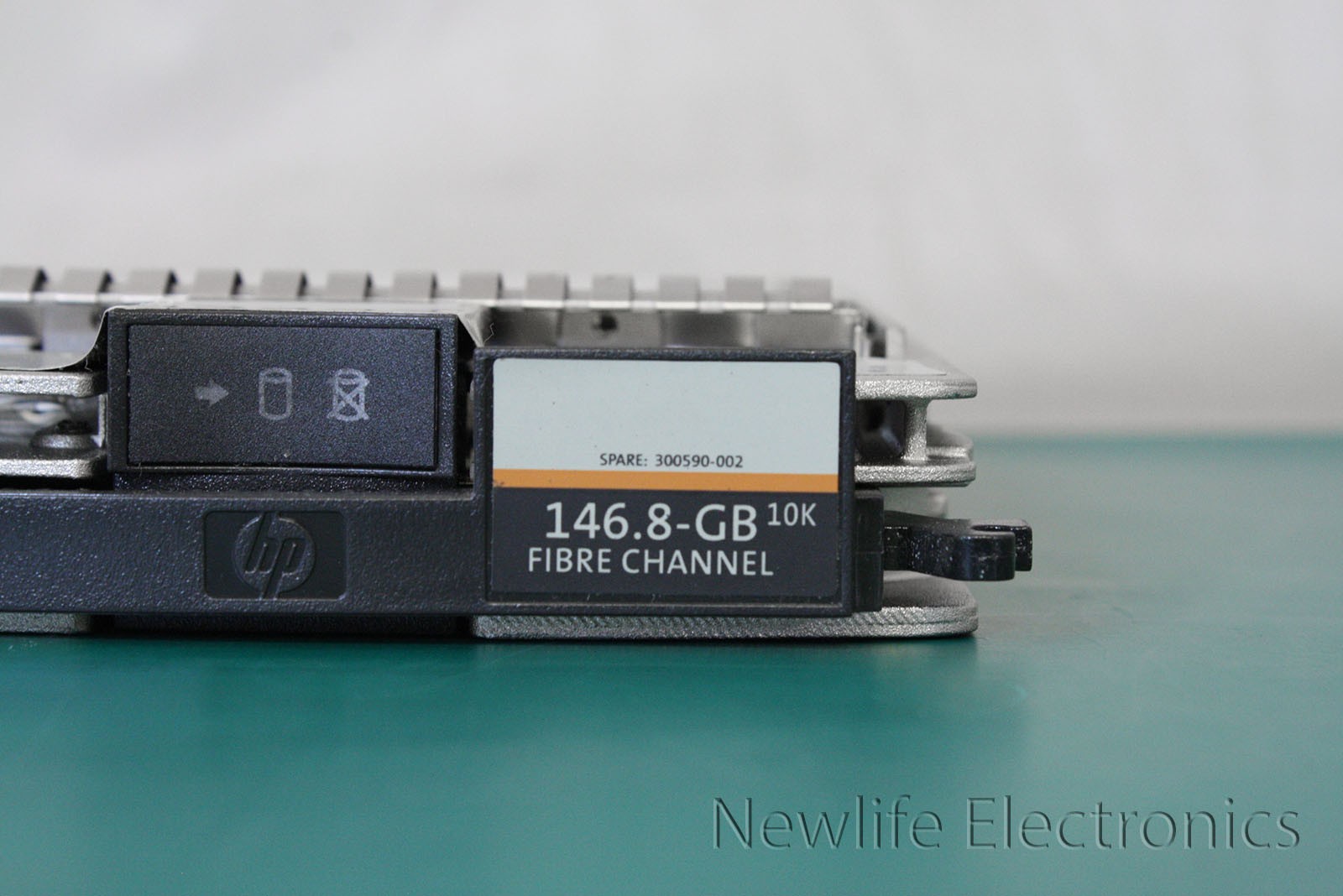 HP 300590-002 146.8 GB 10,000 RPM 3.5 in. Fiber Channel HDD 495277-003