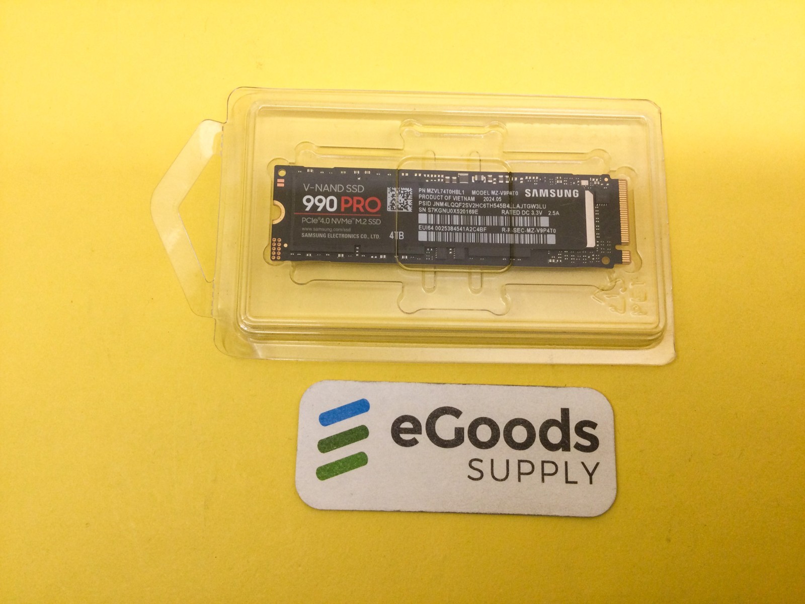 SAMSUNG 990 Pro 4TB M.2 2280 PCIe 4.0 x4 NVMe SSD MZ-V9P4T0 New