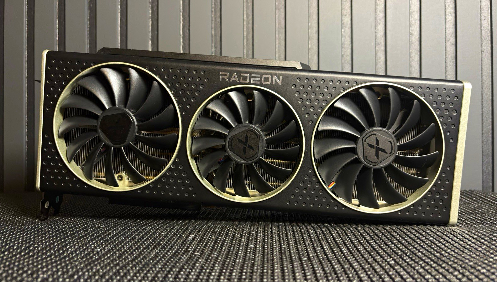 XFX Speedster MERC319 Radeon RX 6950 XT 16GB GDDR6 PCIe x16 HDMI