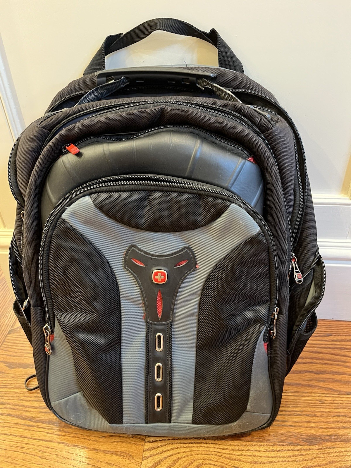 Wenger Pegasus 17" Swiss Gear Laptop Backpack Rucksack Travel Bag Black Gray