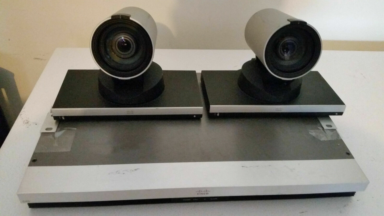 CISCO TANDBERG TELEPRESENCE C40 CTS-C40CODEC-K9 with 2X C(We buy and sell Cisco)