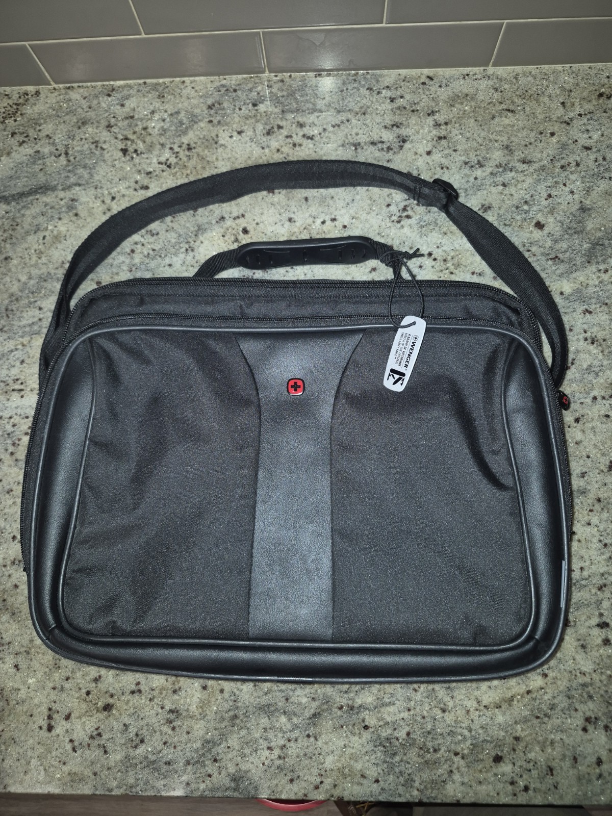 Wenger SwissGear Laptop Briefcase Messenger Bag Black Padded Shoulder Strap 15"