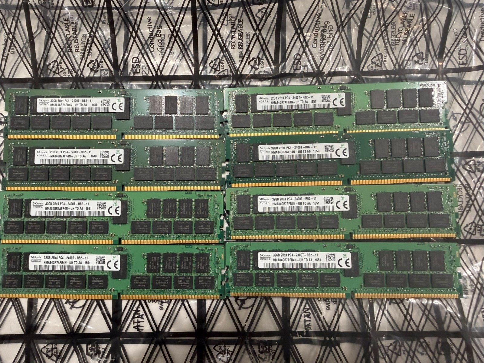 SK hynix 256GB 8x32GB DDR4-2400 ECC RDIMM HMA84GR7AFR4N-UH Server RAM