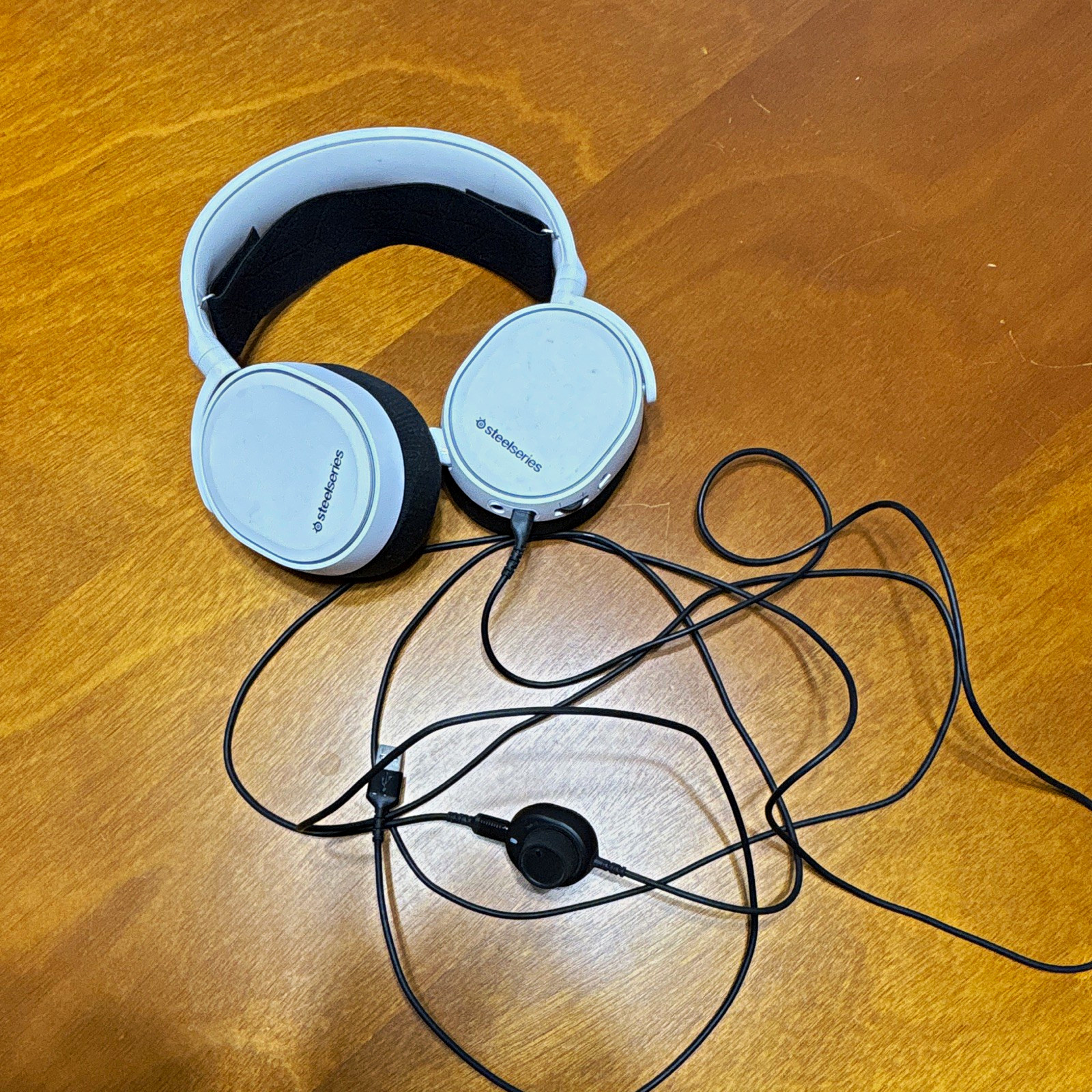 SteelSeries Arctis 7P USB Wired Over-Ear Headset Mic White/Black 1.2m