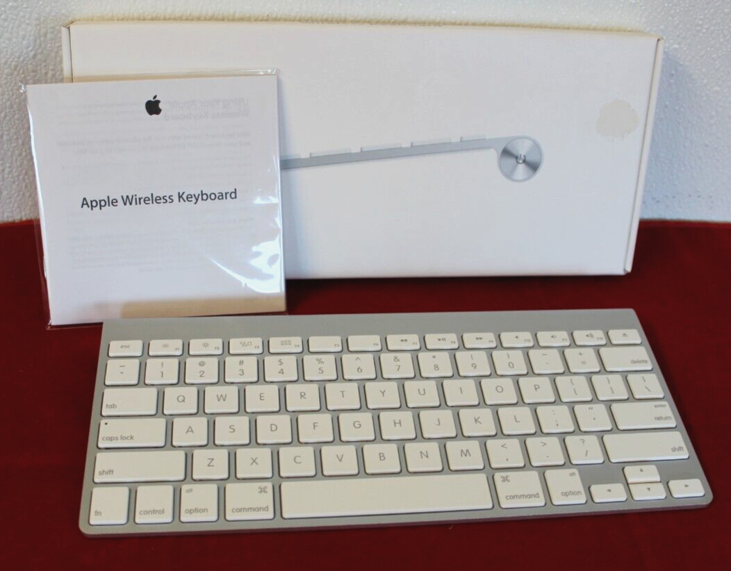 Apple A1314 Wireless Keyboard - MC184LL/B - Silver [NEW/Open]