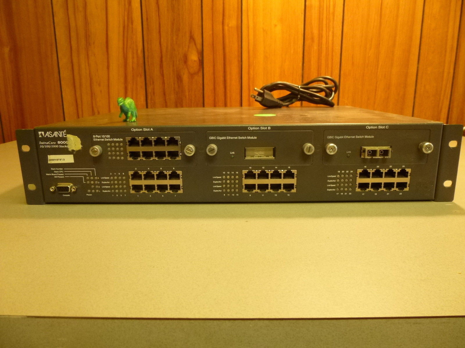 ASANTE INTRACORE 8000 61-20565-01 10/100/1000 STACKABLE ETHERNET SWITCH lot of 2