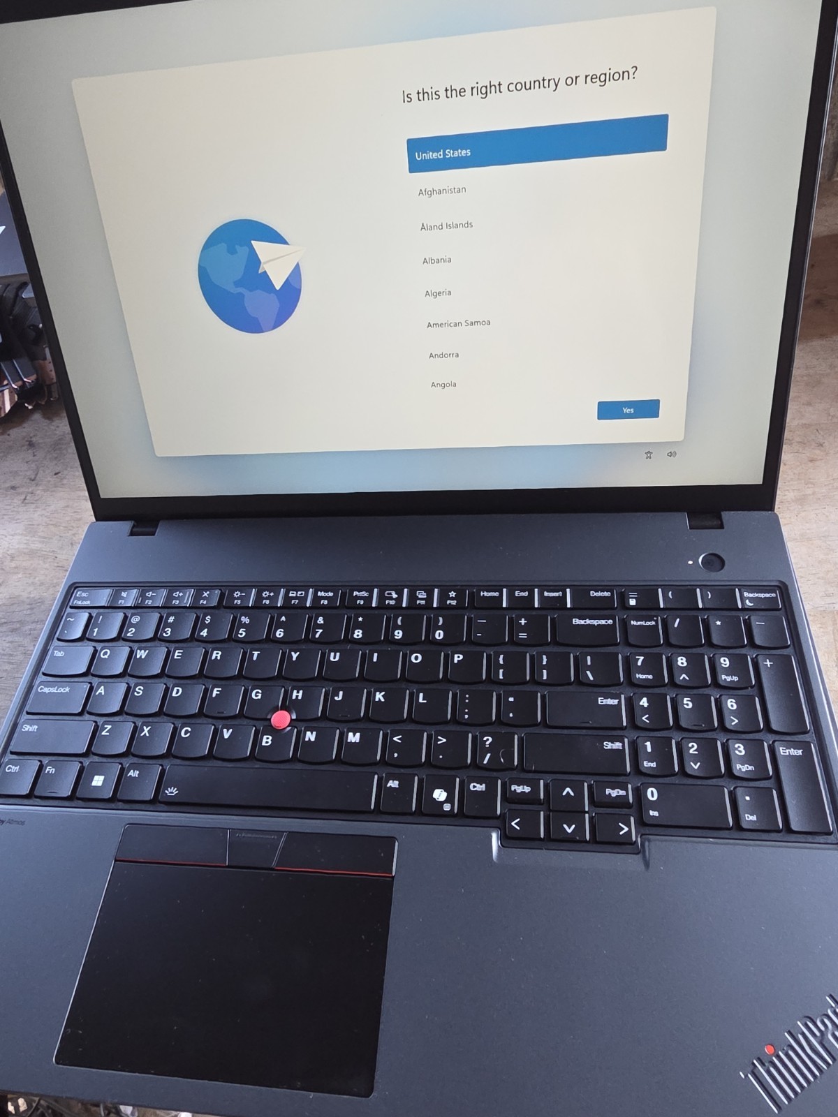 Lenovo ThinkPad T16 Gen 4  Ultra 7  32GB 1TB SSD Nice A