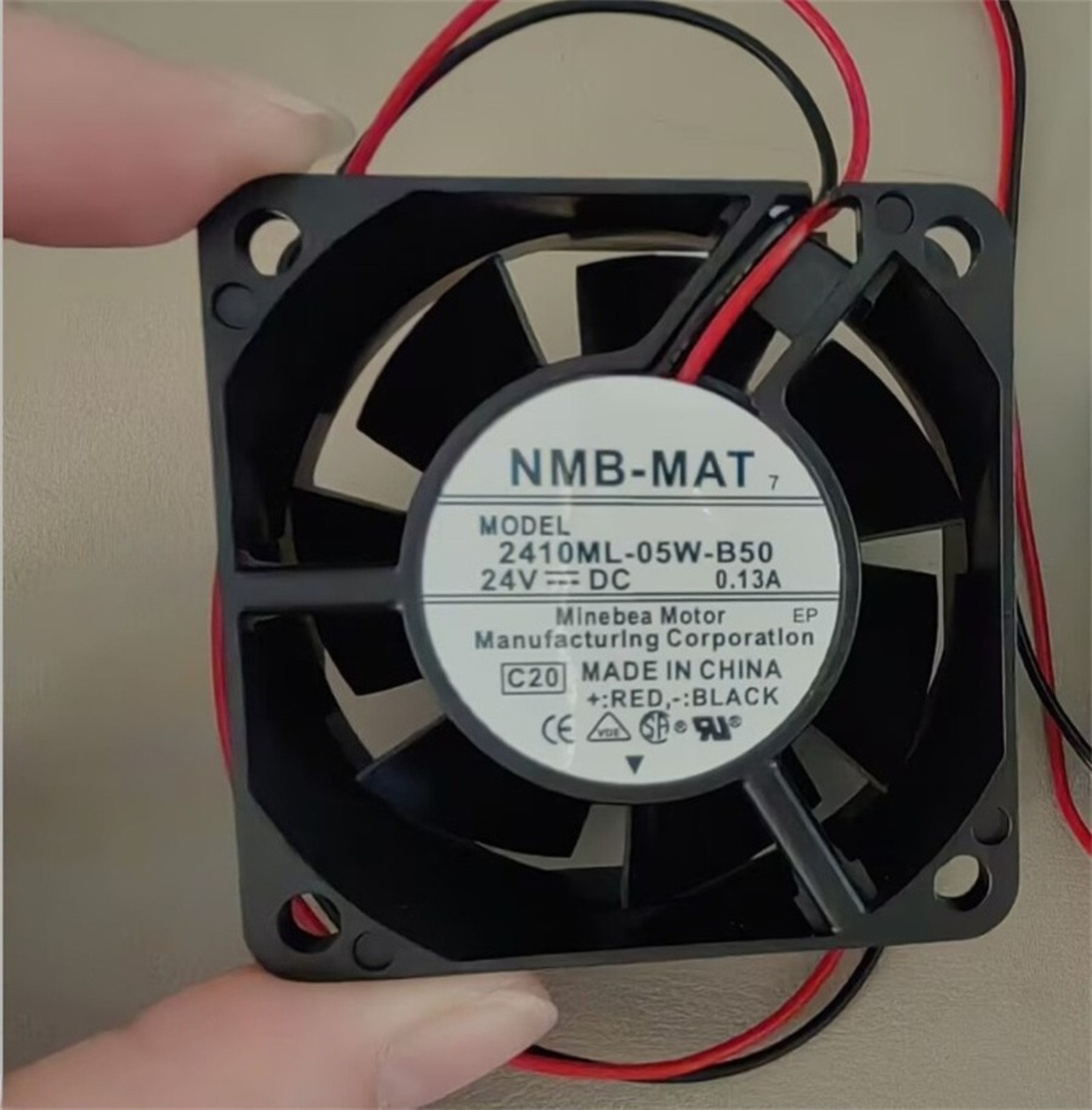 1PCS NMB-MAT MODEL 2410ML-05W-B50 DC 24V 0.13A cooling fan 60*60*25MM