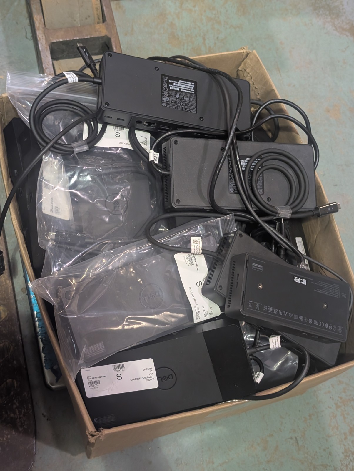 Lot of 59x Dell Docking Station WD19TBS K22A UD22 WD22TB4 D6000 WD19DCS K20A001