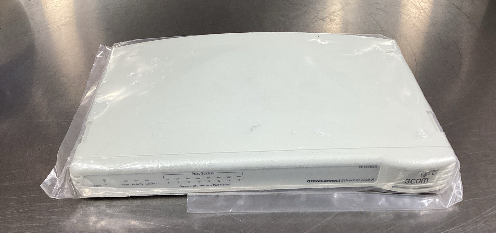 3COM, 8port Office Connect Ethernet Hub, 3C16700A  1670-010-050-3.00       3E-35