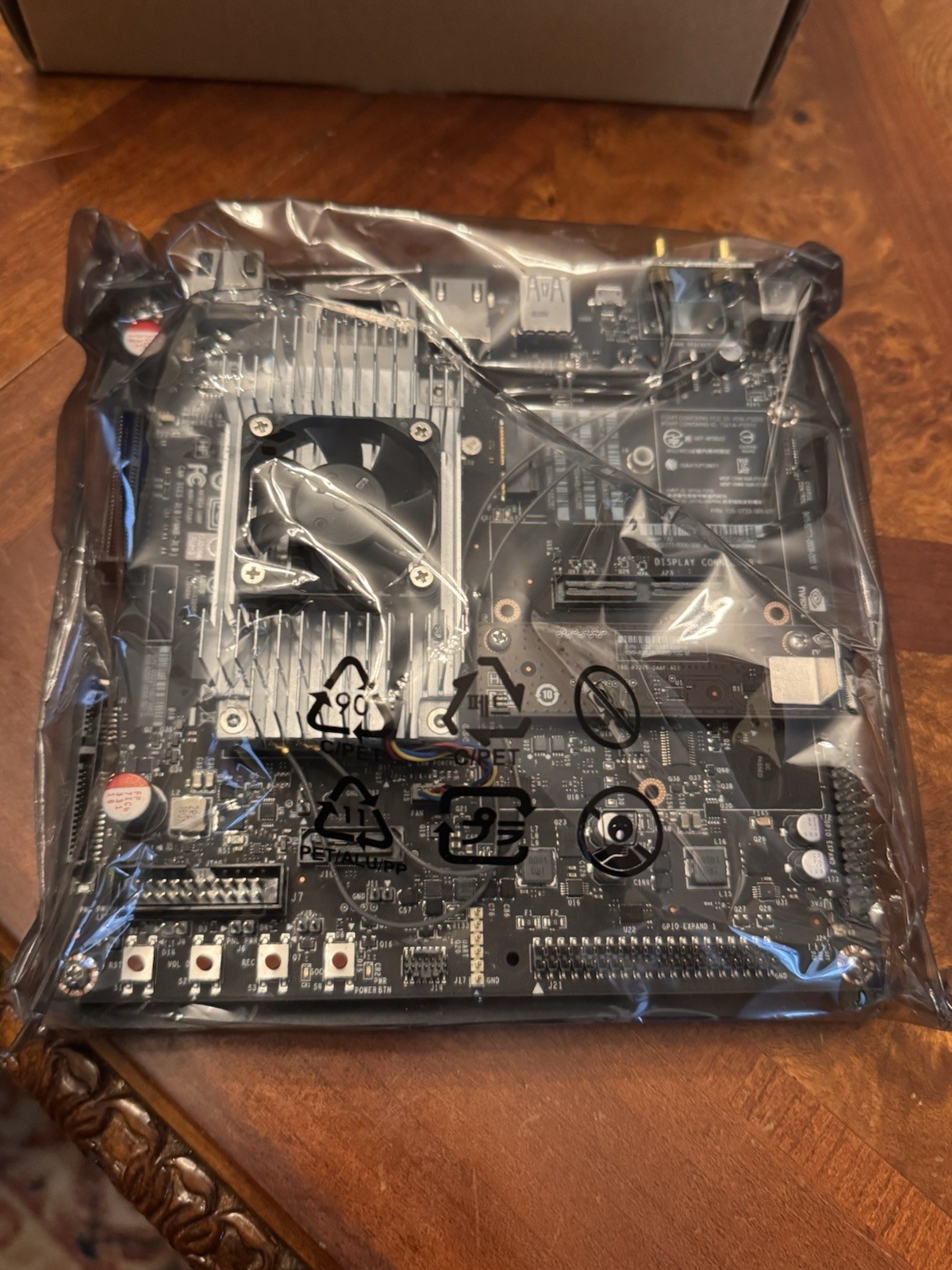 Nvidia Jetson TX2 Developer Kit - 8GB RAM, Nvidia Pascal GPU 256 CUDA , 32GB New