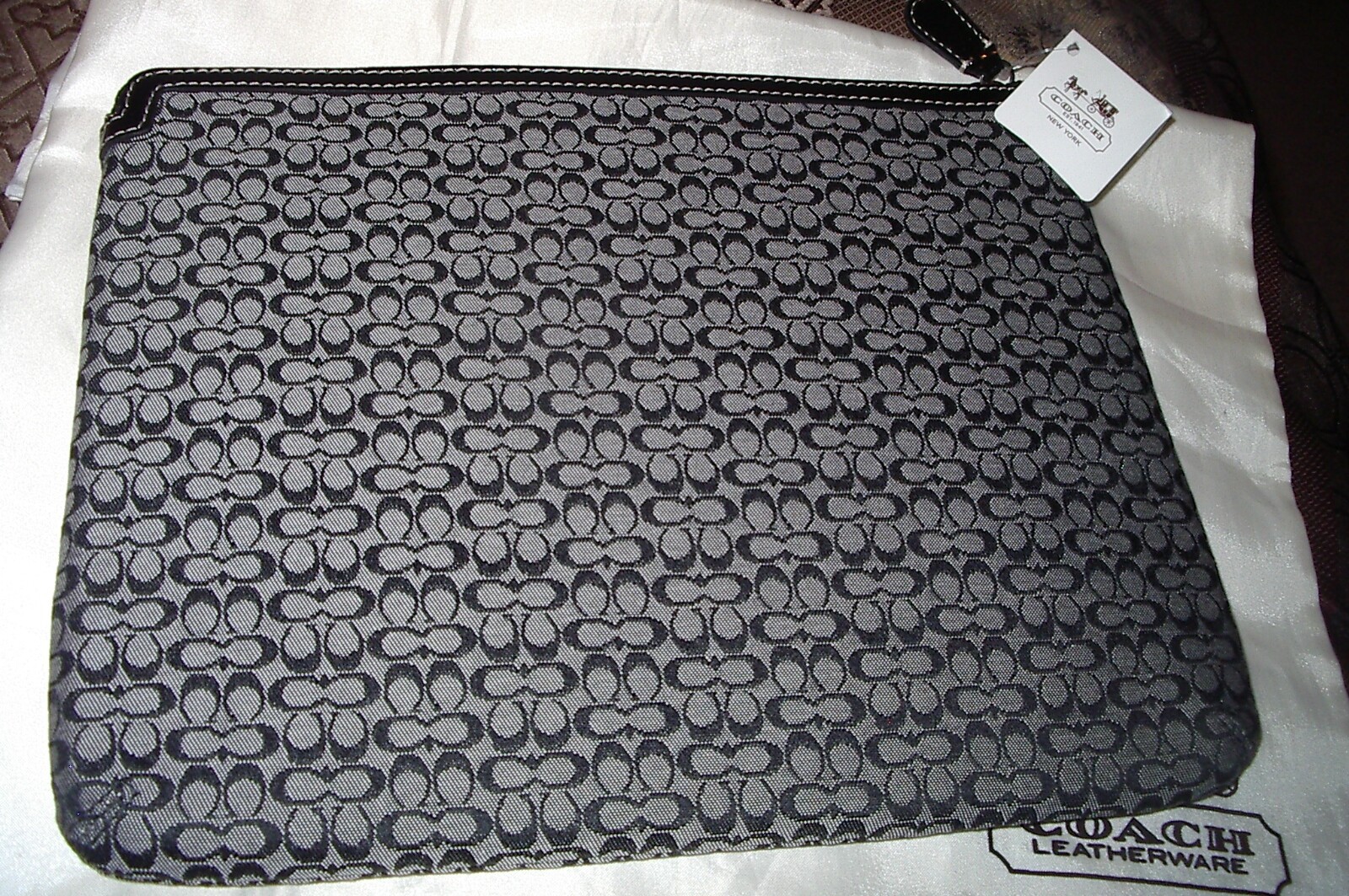 NWT COACH BLACK GRAY MINI SIGNATURE PADDED 10 X 8 TABLET CASE SLEEVE 61992