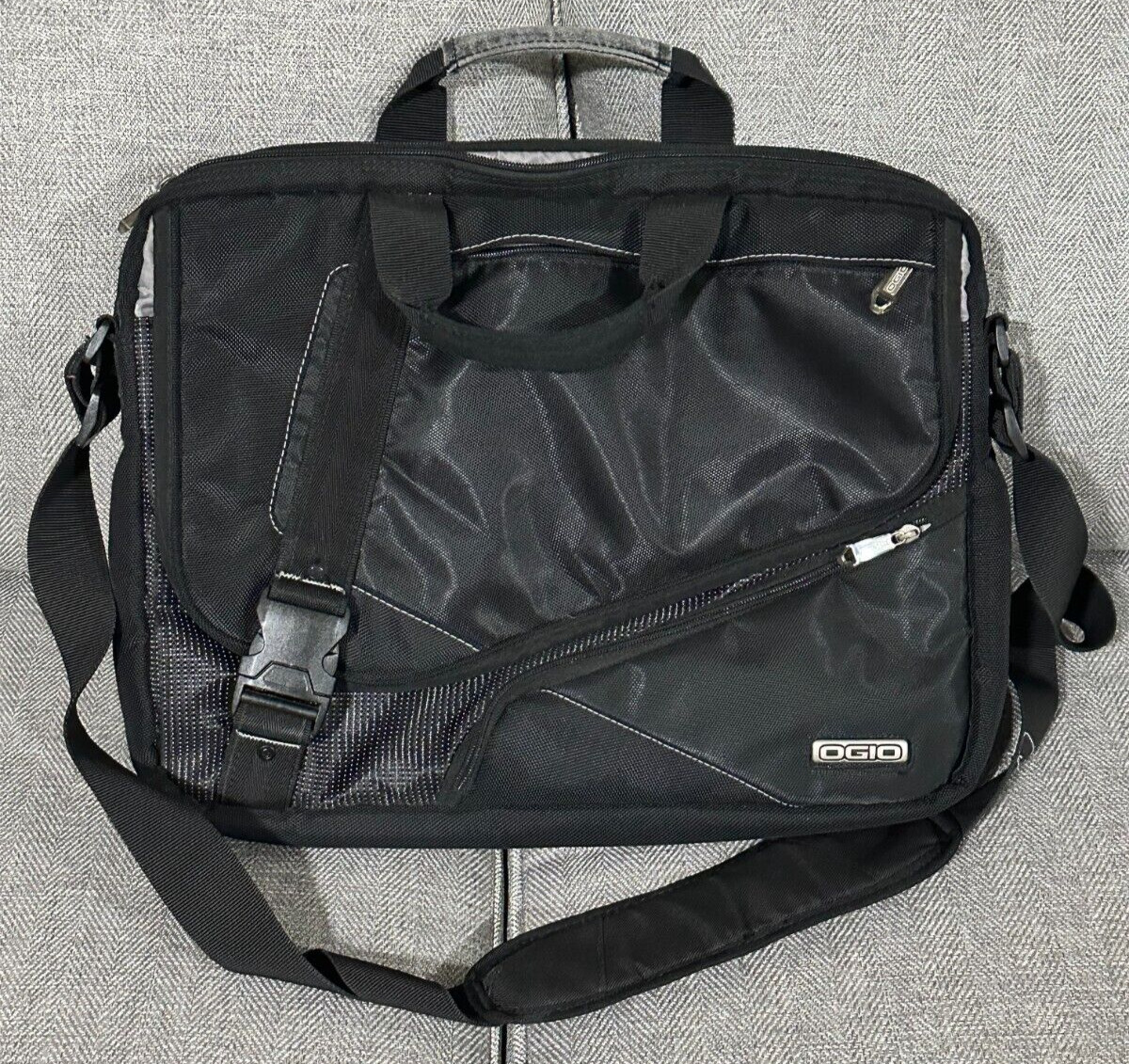 OGIO Voyager Padded Messenger Bag Briefcase For Laptop Computer