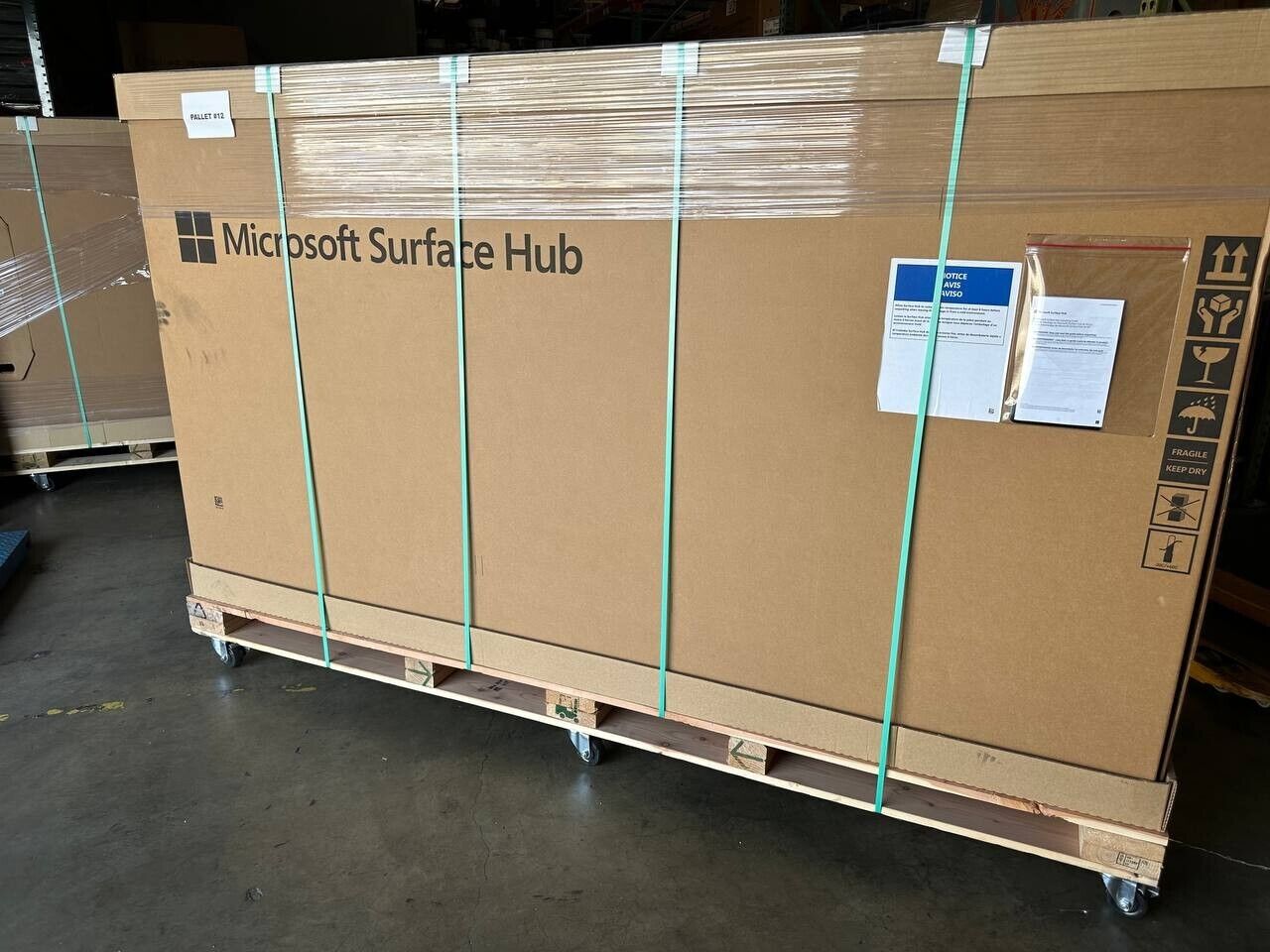 Microsoft Surface Hub 84