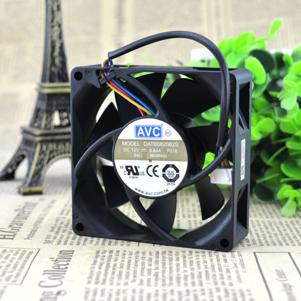 AVC 8025 8CM DATB0825B2S12V 0.84A 4-wire PWM Speed Control Violent Cooling Fan