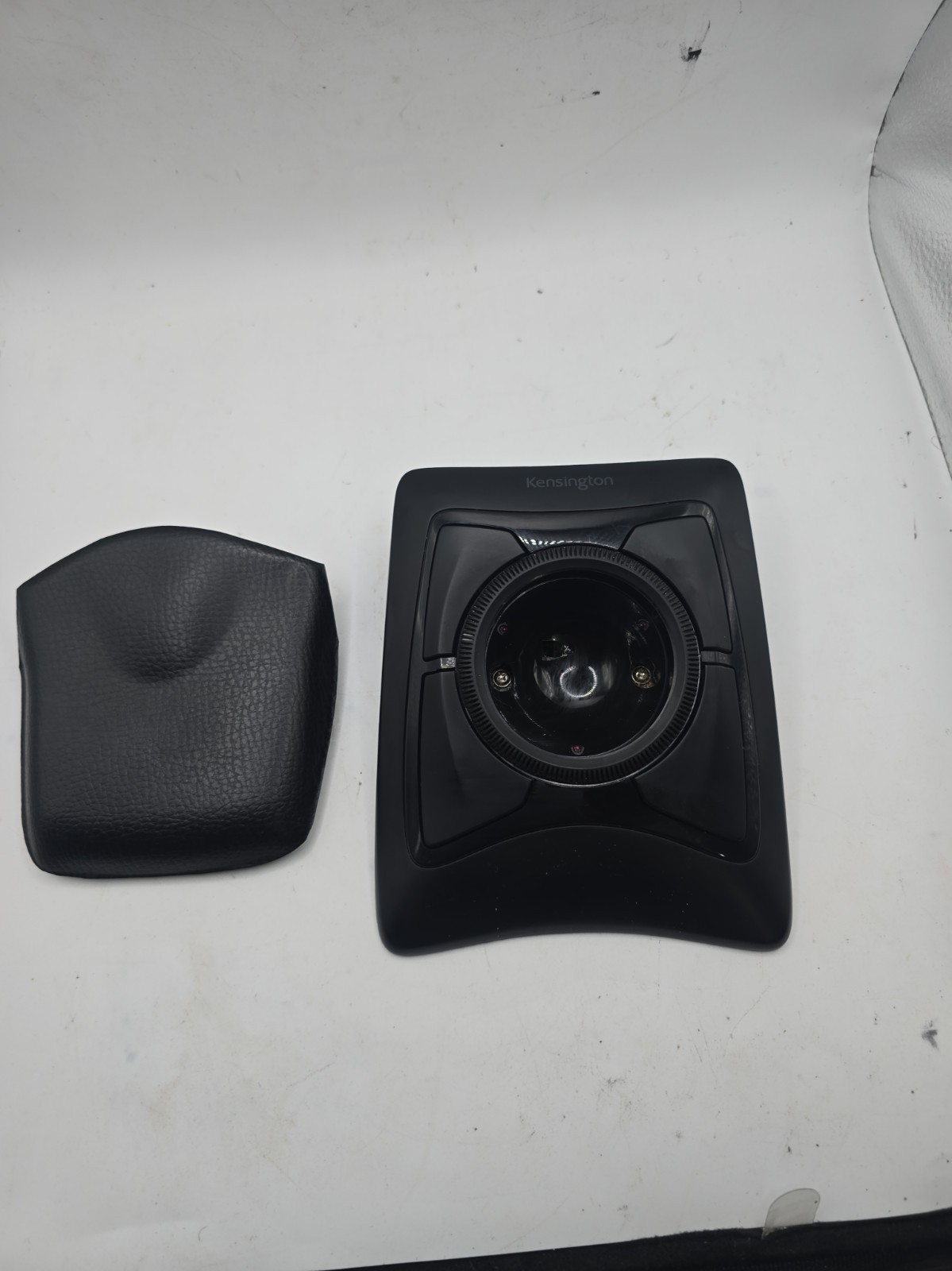 Kensington M01286-M Expert Mouse Wireless No Trackball No Dongle