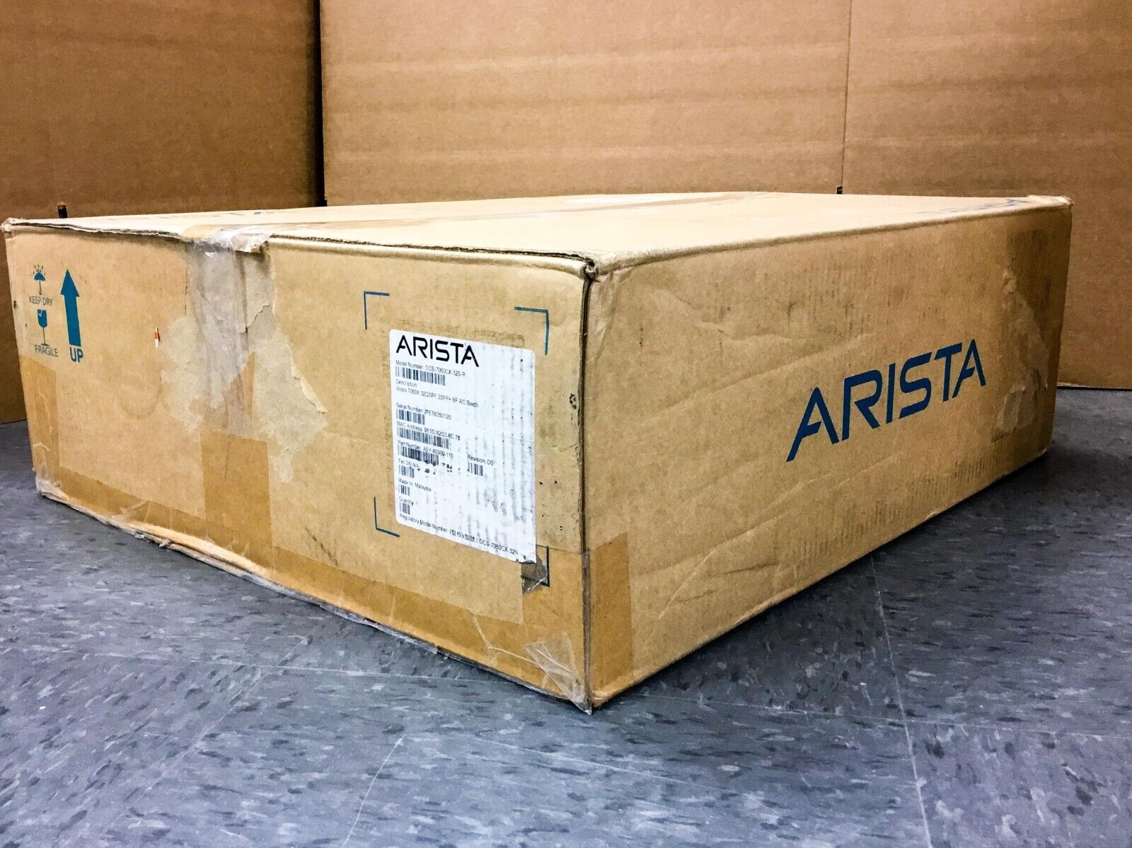 New Sealed Arista 7060X 32x100GbE QSFP & 2xSFP+ Switch DCS-7060CX-32S-R