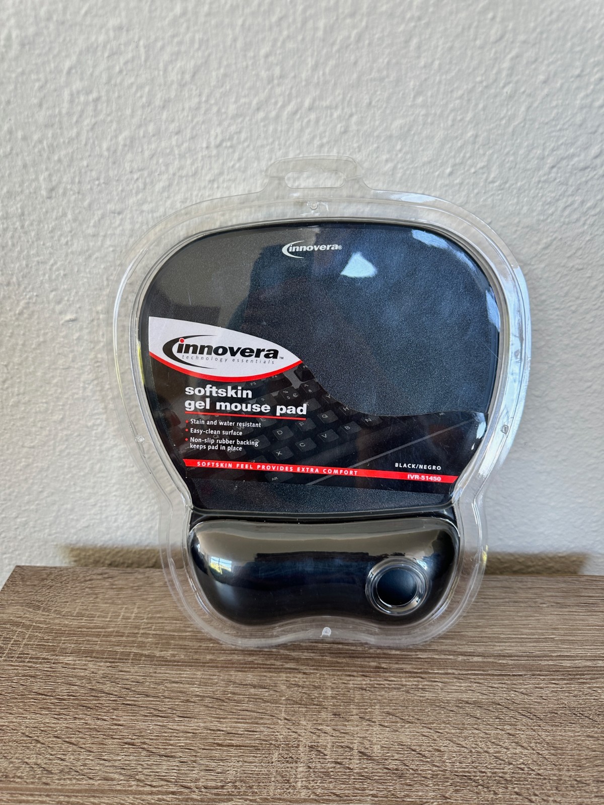 New Sealed Innovera Softskin Gel Mouse Pad with Wrist Rest IVR-51450, Black