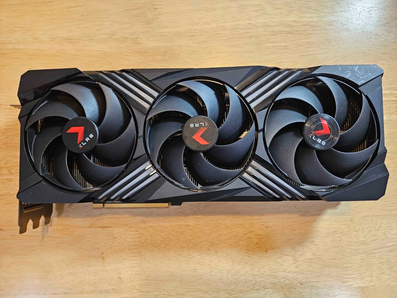 PNY NVIDIA GeForce RTX 4090 XLR8 Gaming Verto Epic-X RGB Triple Fan 24GB GDDR6X