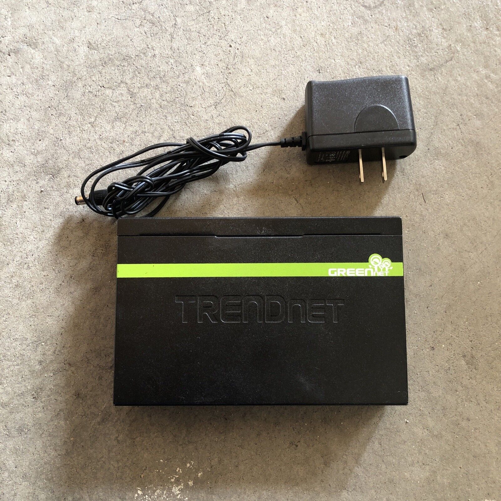 TRENDnet GREENnet TEG-S80G 8-Port Unmanaged Gigabit Ethernet Switch w/ Adapter