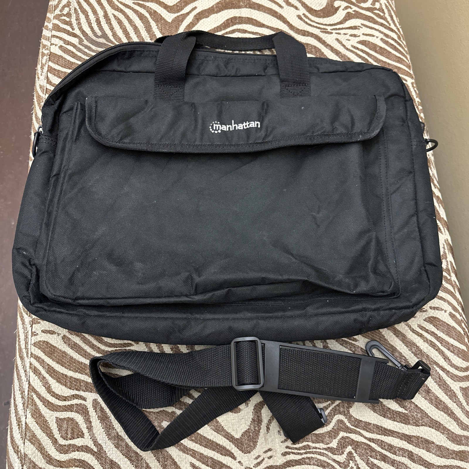 Manhattan London Laptop Bag 17.3", Accessories Pocket, With Shoulder Strap