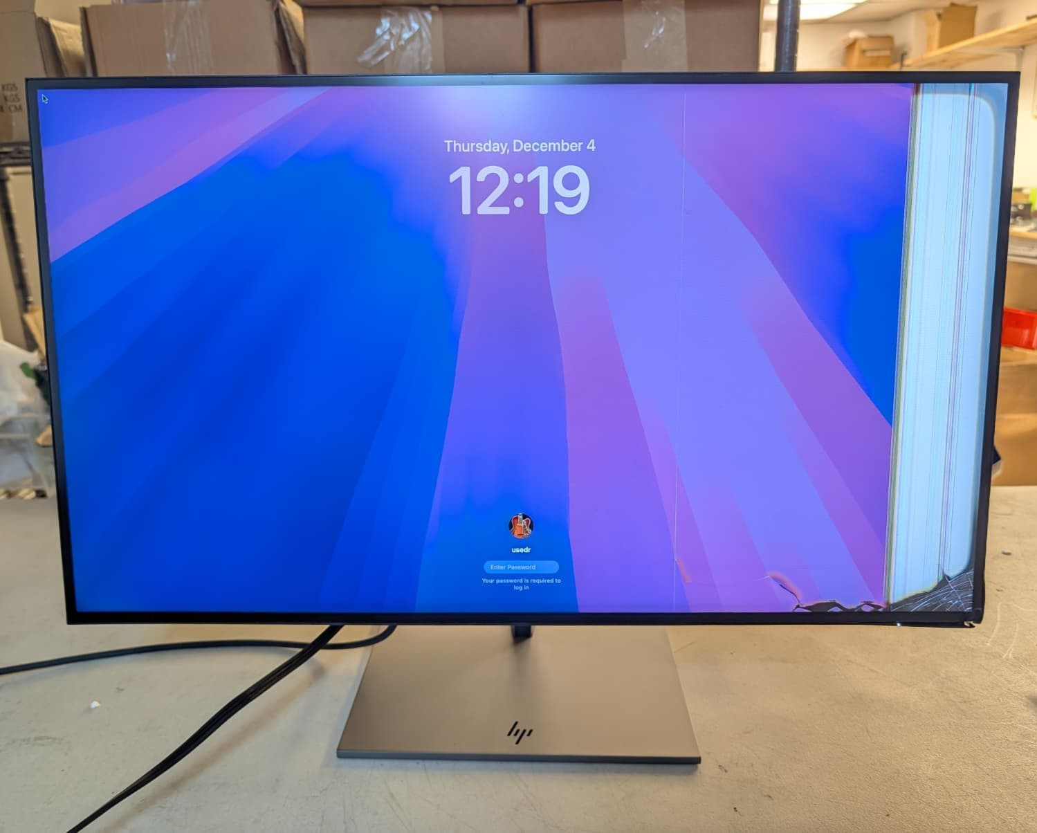 CRACKED HP Z27k G3 27" UHD IPS 4K LED Monitor  With Adjustable Stand Silver VESA