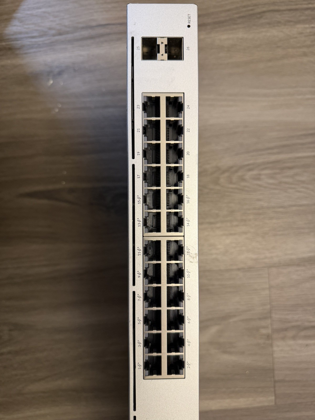 Ubiquiti Networks UniFi USW 24-Port Gigabit Switch USW-24-POE