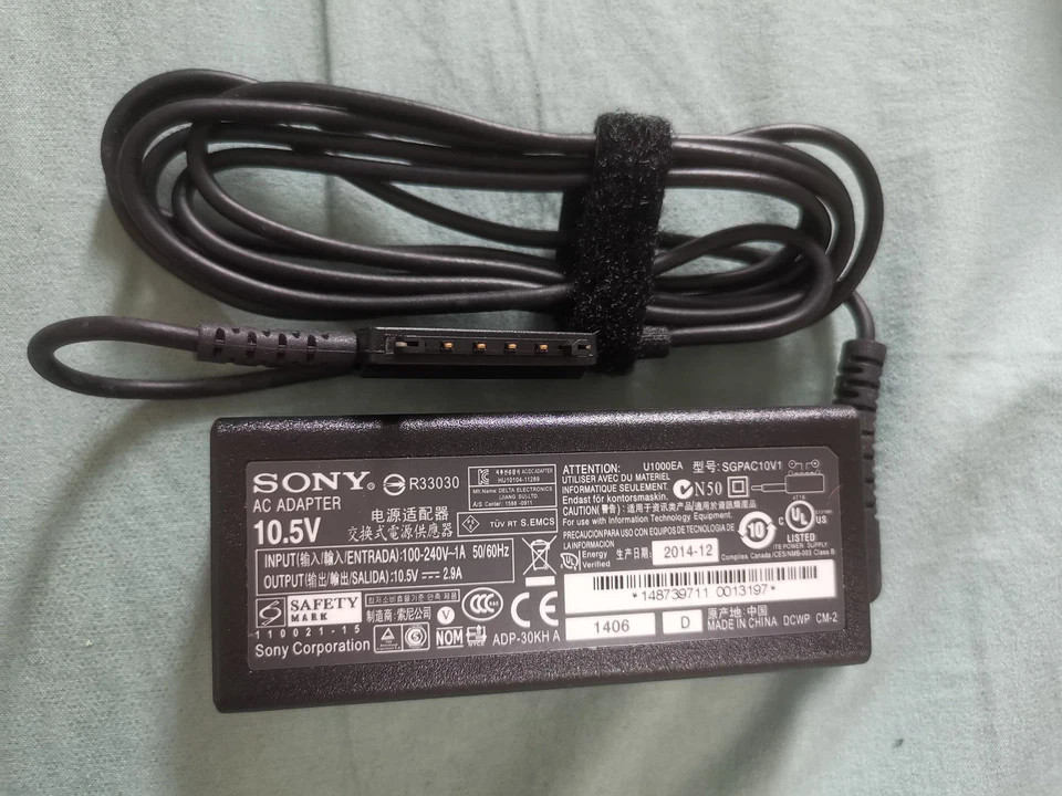original Sony SGP-AC10VI 10.5v 2.9A 30w adapter chargerSony R33030