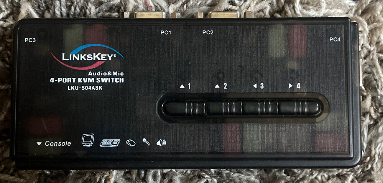 LINKSKEY 4-PORT SLIM KVM USB AUDIO & MIC KVM SWITCH W/ CABLES - NO PS UNIT