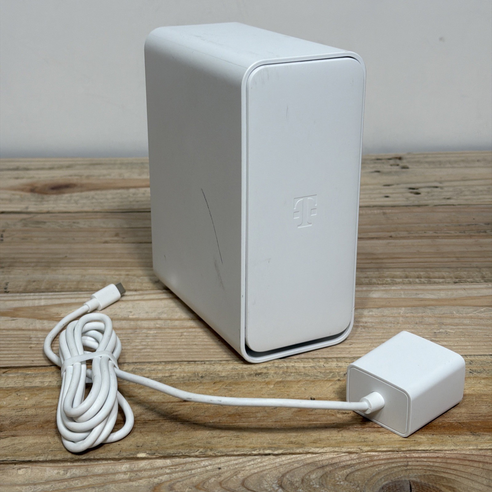 T-mobile Internet Wi-Fi Extender Mesh  V2  P/N: FZET08214000J Used